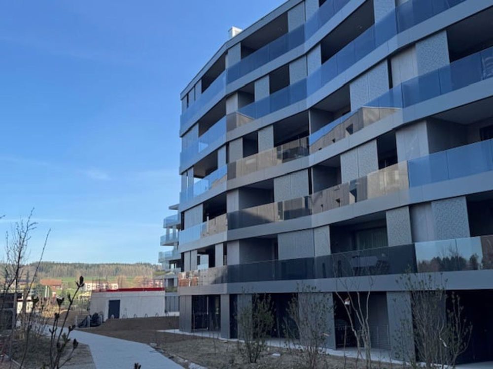 Appartement neuf de 2 1/2 pièces à Romont, disponible immédiatement - Bild 1