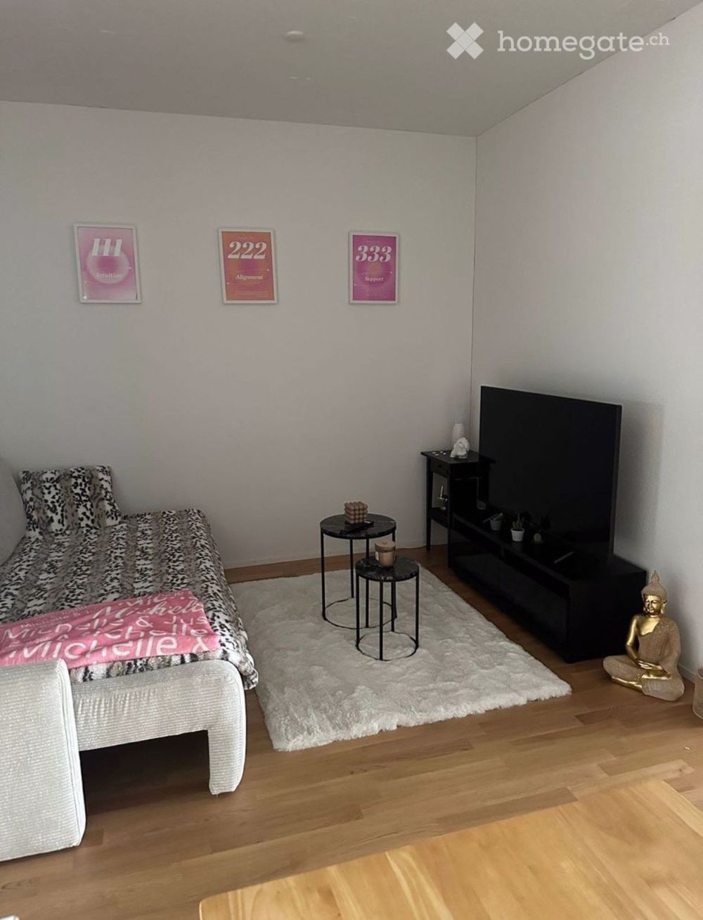 Moderne 2.5-Zimmer-Wohnung mit Balkon in Suhr - Bild 2
