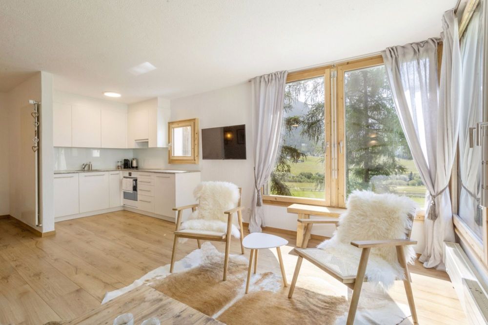 Stillvolle, kernsanierte und ruhige 2.5 Zi-Wohnung mit Panoramasicht - Bild 5