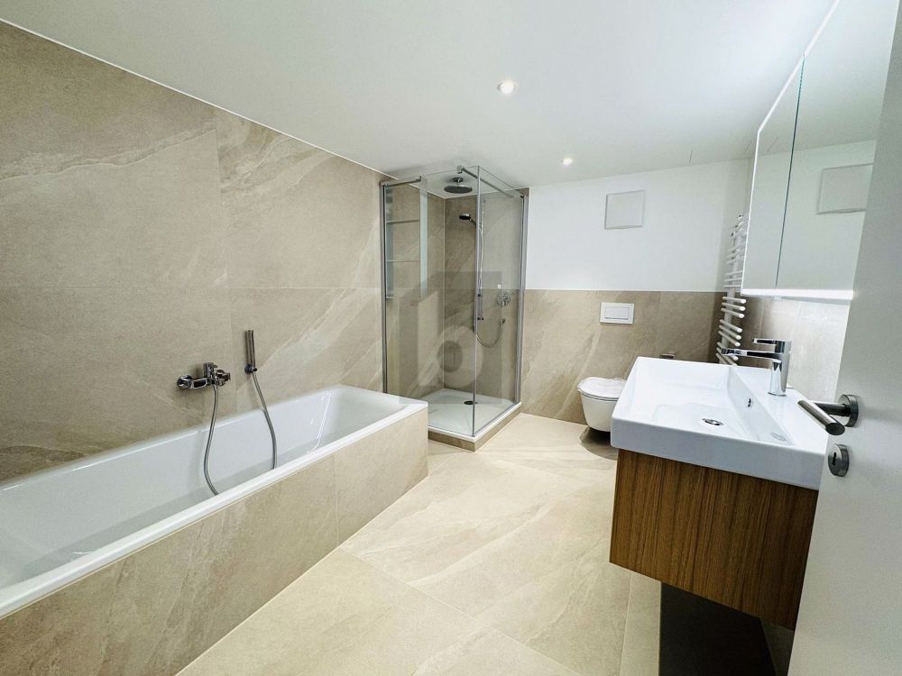 ELEGANT UND STILVOLL MIT HERRLICHER AUSSICHT - Bild 2