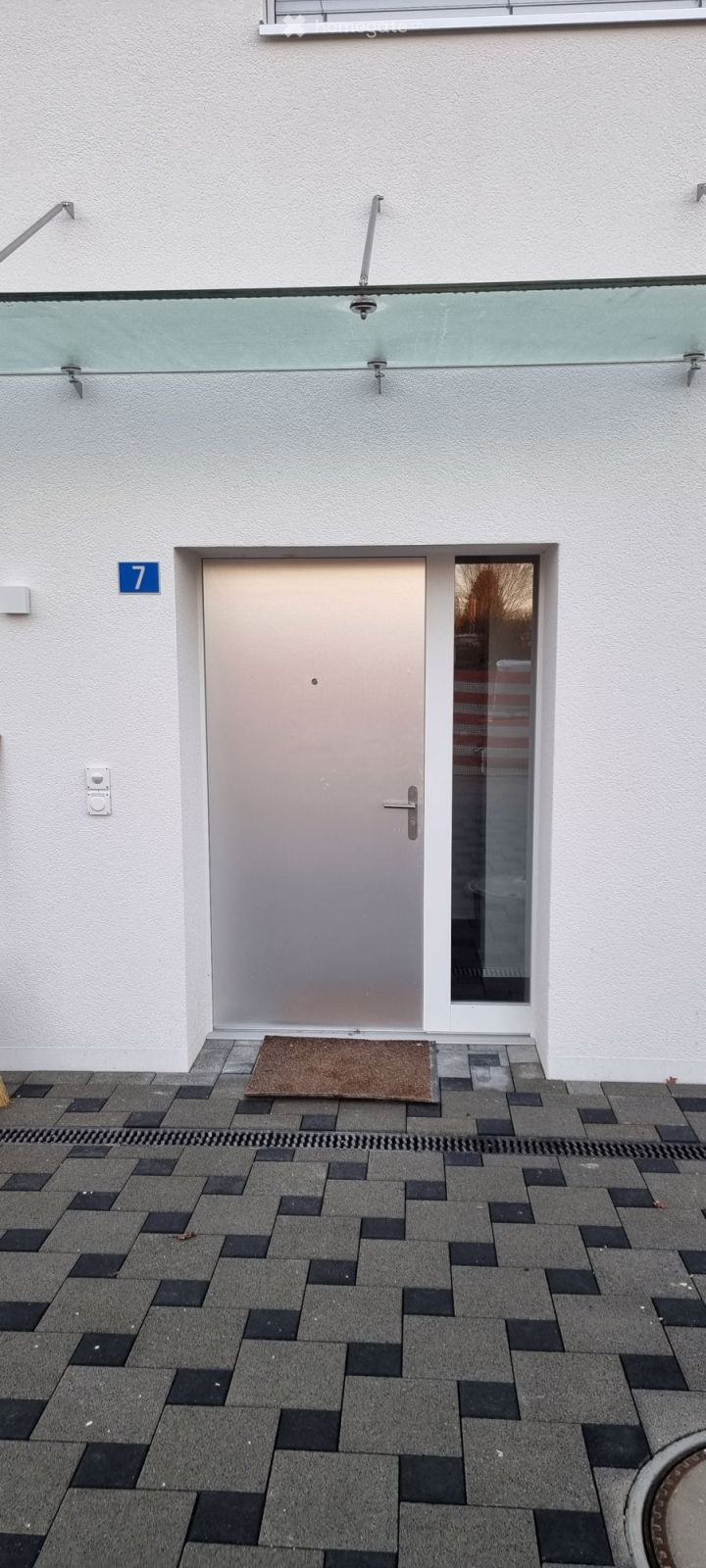 Modernes Wohnen am Murtensee – stilvolles Reihenhaus im Eigentumsstandard - Bild 2