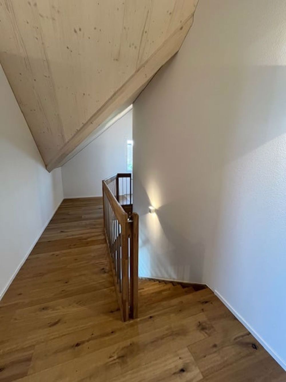 Moderne 3.5-Zimmer-Wohnung mit Panoramablick in Jonen - Bild 11