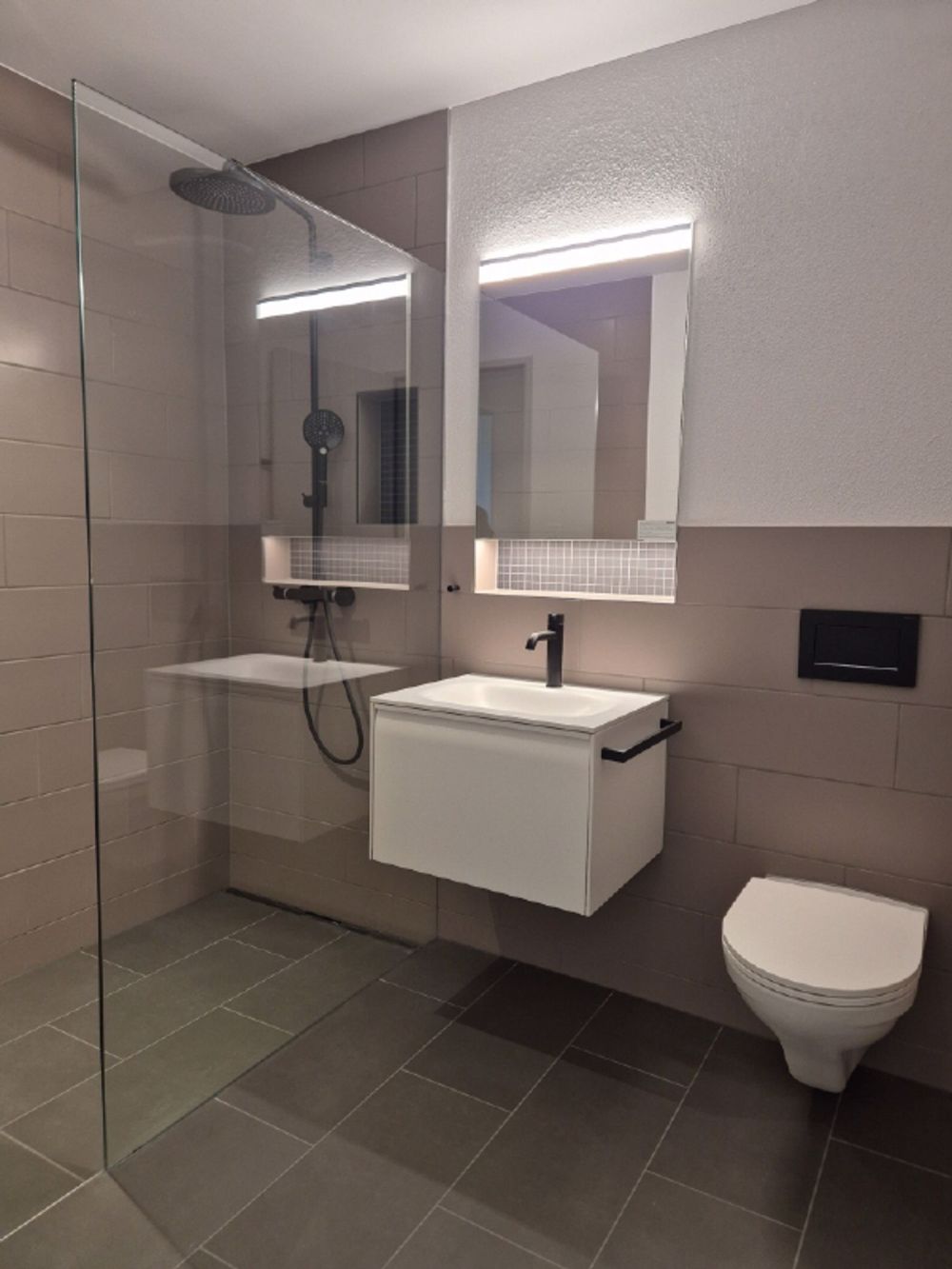 Willkommen an der Schädrütihalde 11 - Bad mit Dusche