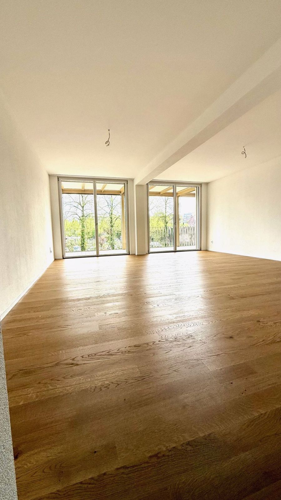 Erstvermietung: geräumige 4,5-Zimmerwohnunggrosser mit sonniger Terrasse und Aussicht - Bild 4