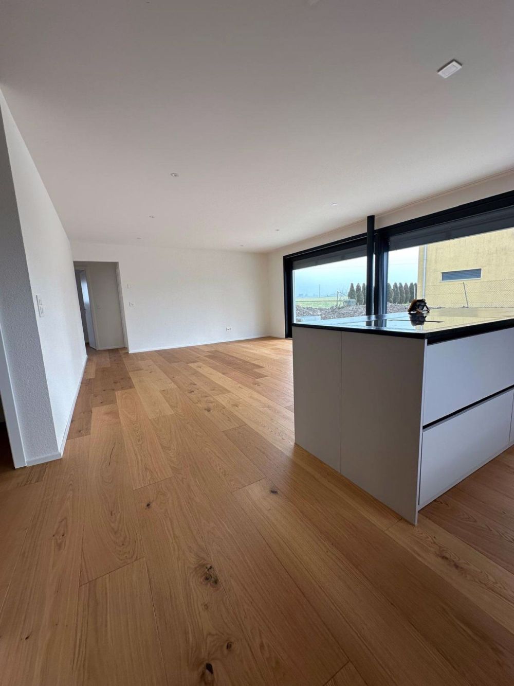 LUXURIÖSE 3.5-ZIMMER GARTENWOHNUNG - Bild 2