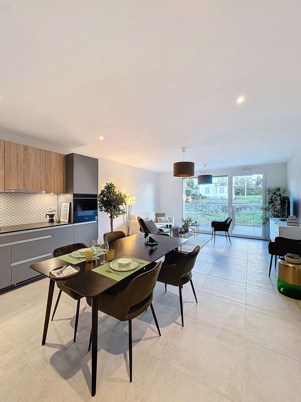 Superbe et spacieux appartement neuf de 3,5 pièces disponible de suite - Bild 1