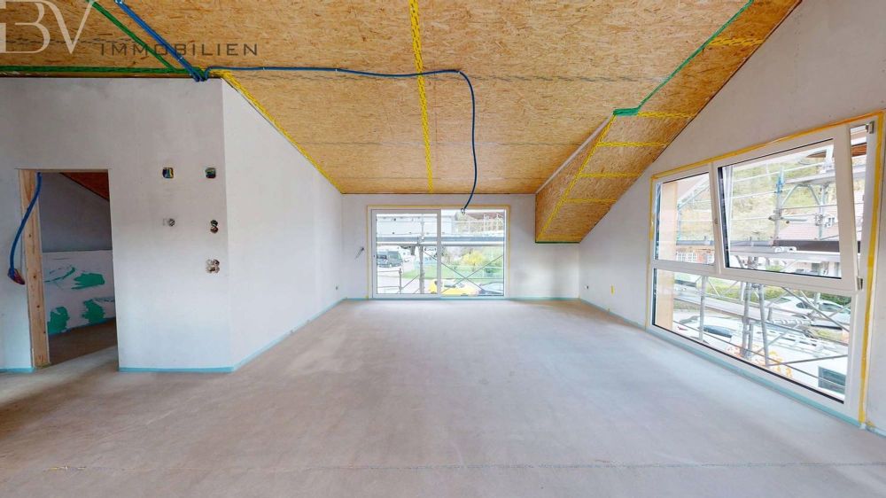 Grosszügige 3,5 Zimmerwohnung - Wohnzimmer mit Balkon