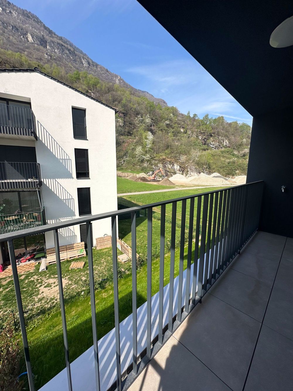 3.5 Camere con balcone vis a vis - Bild 1