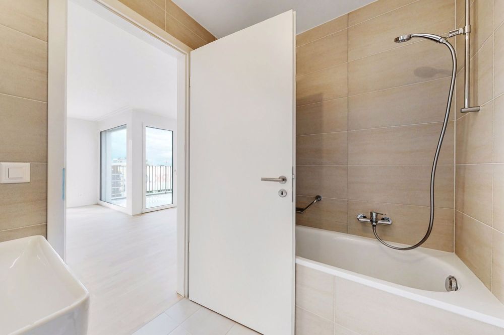 Wohnung mit 2.5 Zimmern im Dachgeschoss - salle de bain