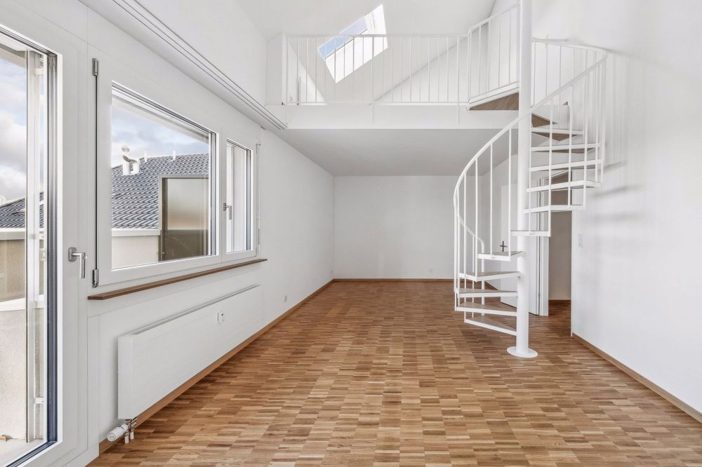 Attraktive frisch sanierte 1.5-Zimmer-Attikawohnung mit grosser Terrasse! - Bild 1