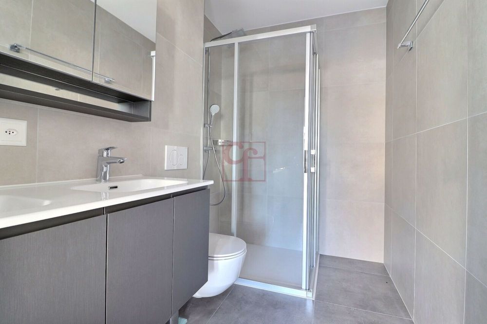 Rueyres-St-Laurent - villas d'angle jumelées - F/J - Salle de bain privative de la chambre parentale