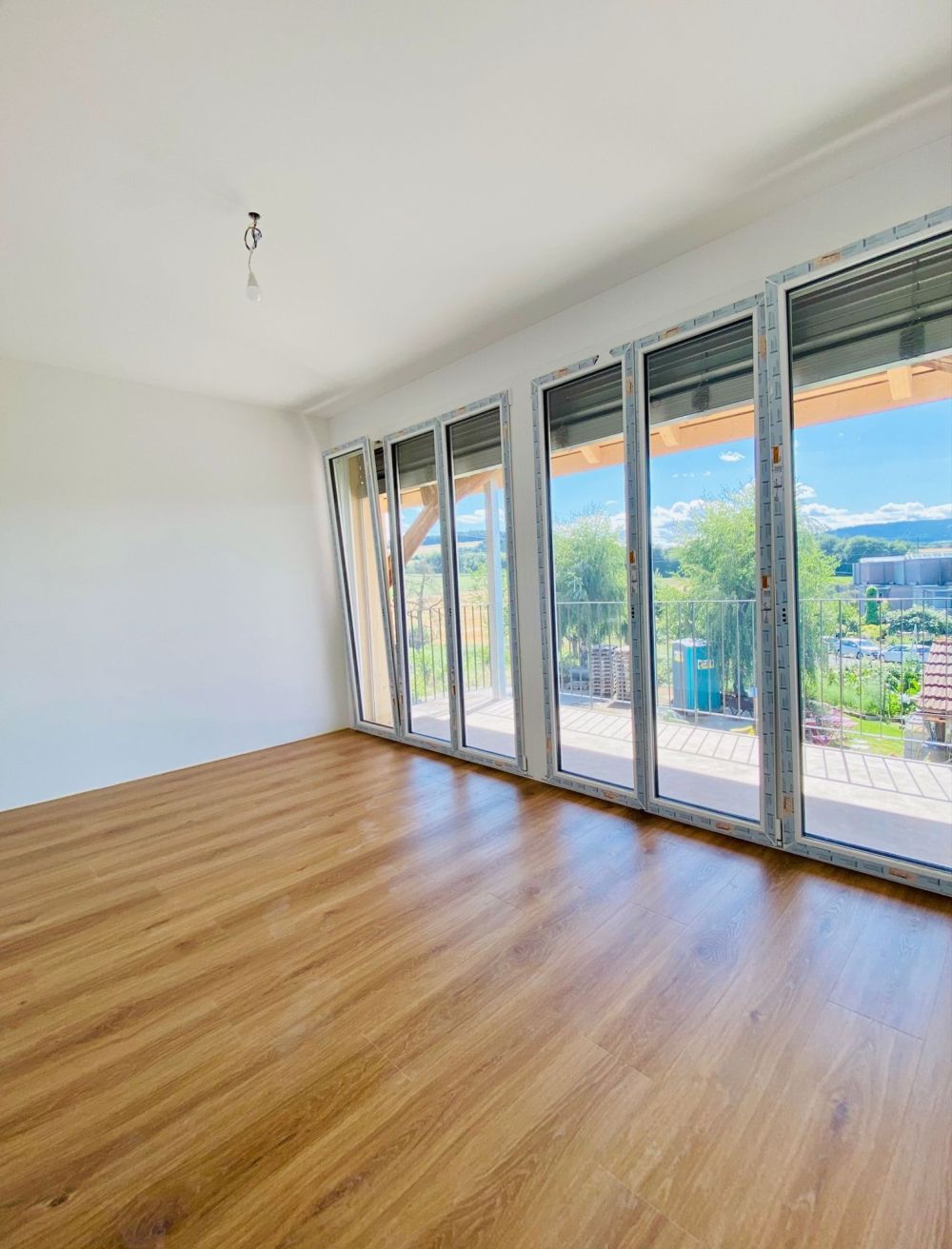 Moderne 3-Zimmer-Wohnung mit grossem Balkon - Erstbezug per 1. November 2025 - Bild 7