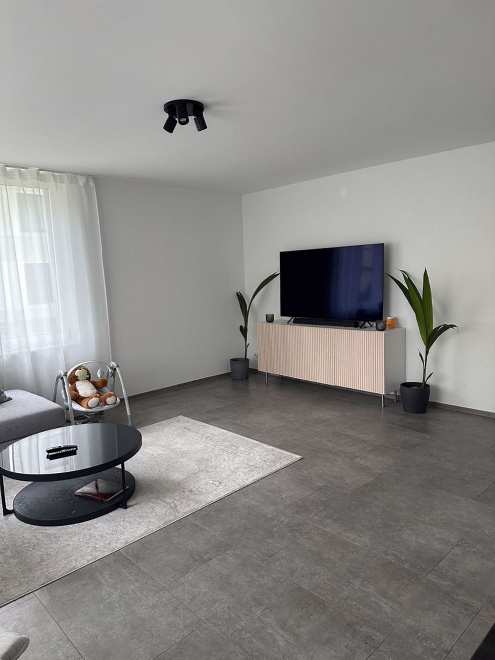 Moderne helle Wohnung - Wohnzimmer
