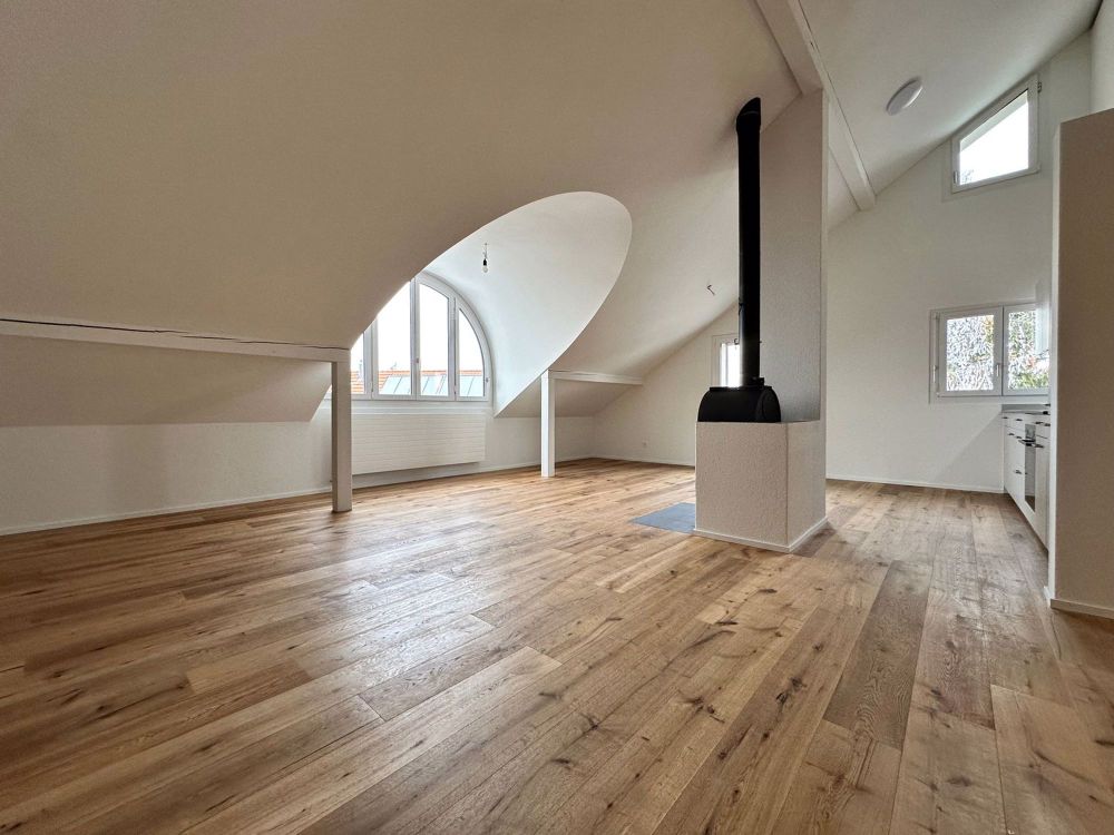 Kernsaniert 2024 - neuwertige moderne 2.5-Zimmer-Maisonette-Dachwohnungen mit Galerie - Bild 5