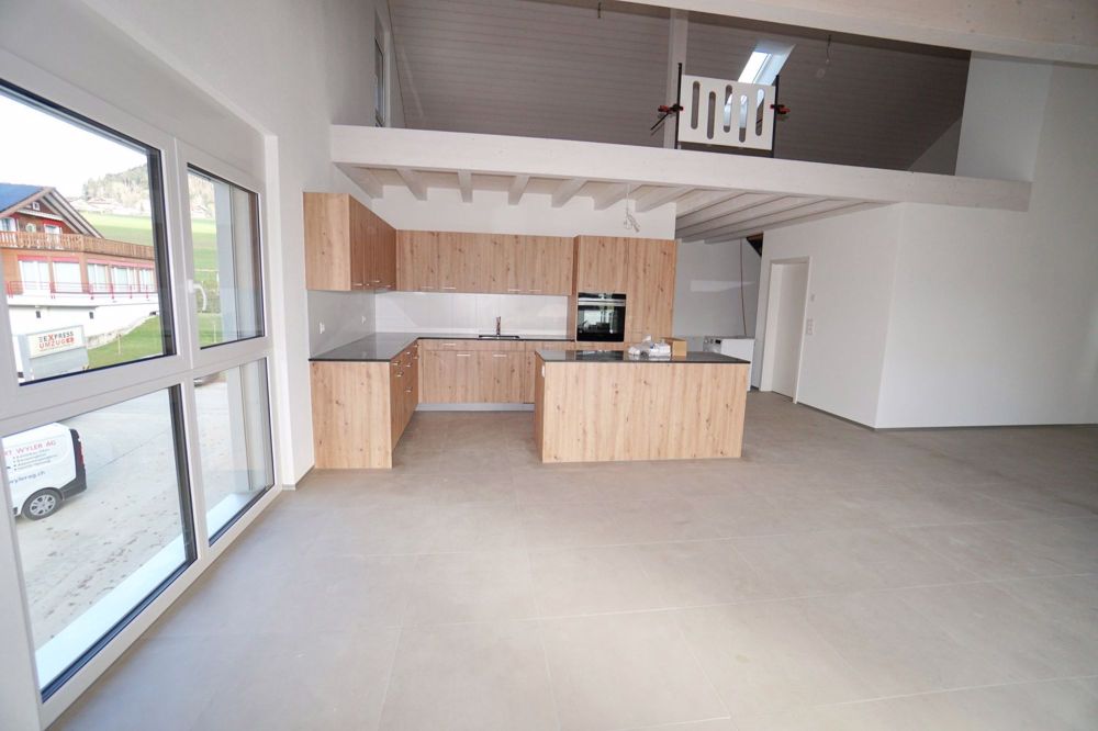 Grosszügige 5.5-Zimmer-Wohnung in Brenzikofen mit Balkon - Bild 1