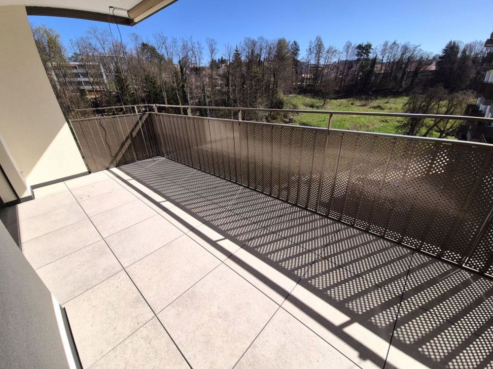 Pour senior, avec encadrement social ! Appartement neuf de 1.5 pièces au 1er étage - Bild 1