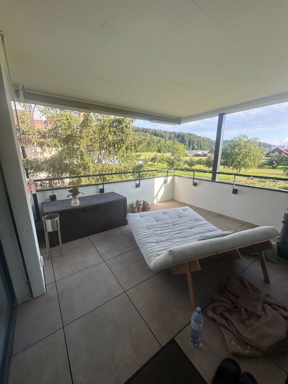 Moderne 2.5-Zimmer-Neubauwohnung im Herzen von Hirschthal - Bild 2