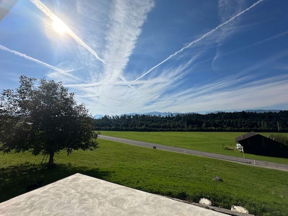 ERSTVERMIETUNG / 4 1/2- bis 5-Zimmer-Wohnung im Grünen mit Panoramablick - Bild 2