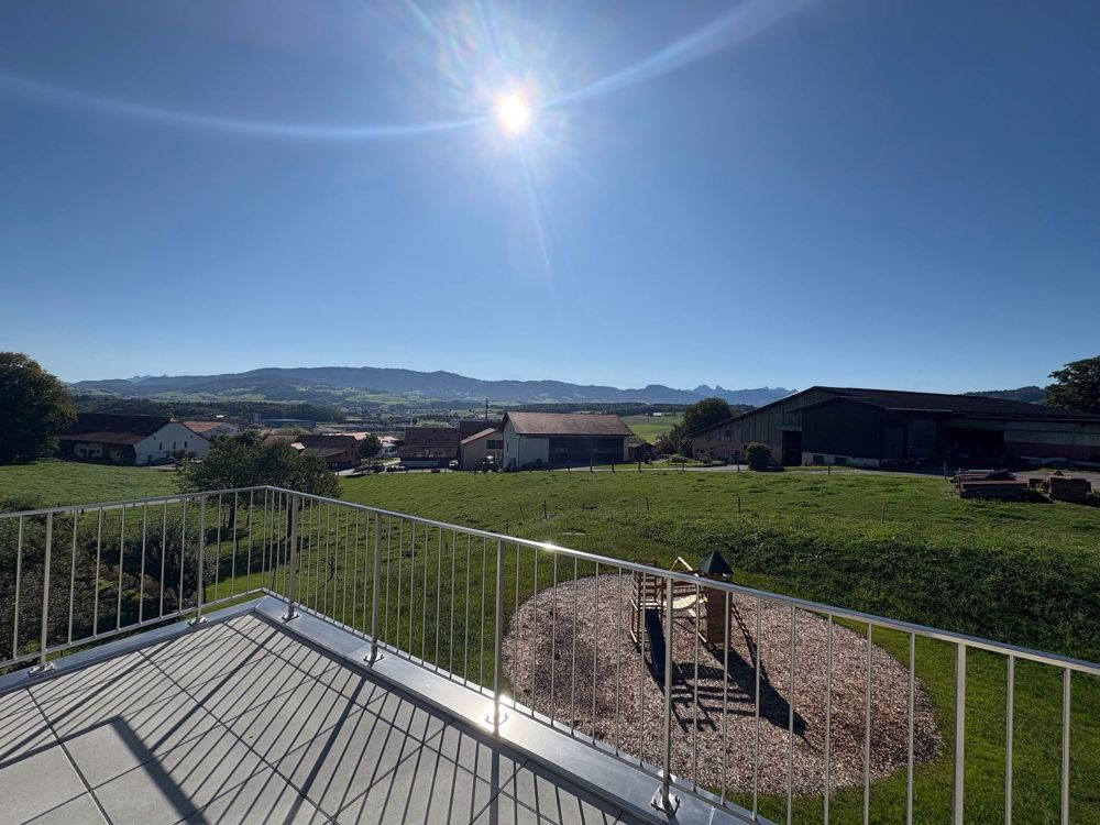 Prachtvolles Apartment mit hohem Standard unter den Dächern von 4,5 Zimmern in Farvagny-le-Petit - Vue plein sud
