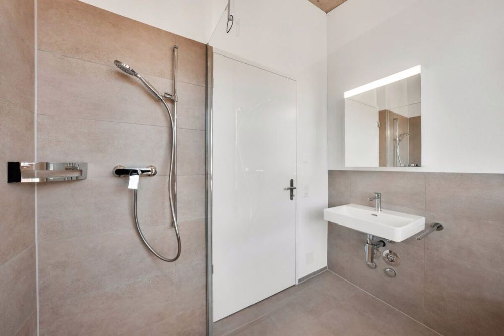ERSTVERMIETUNG - moderne 3.5-Dachwohnung an zentraler Lage - Bild 7