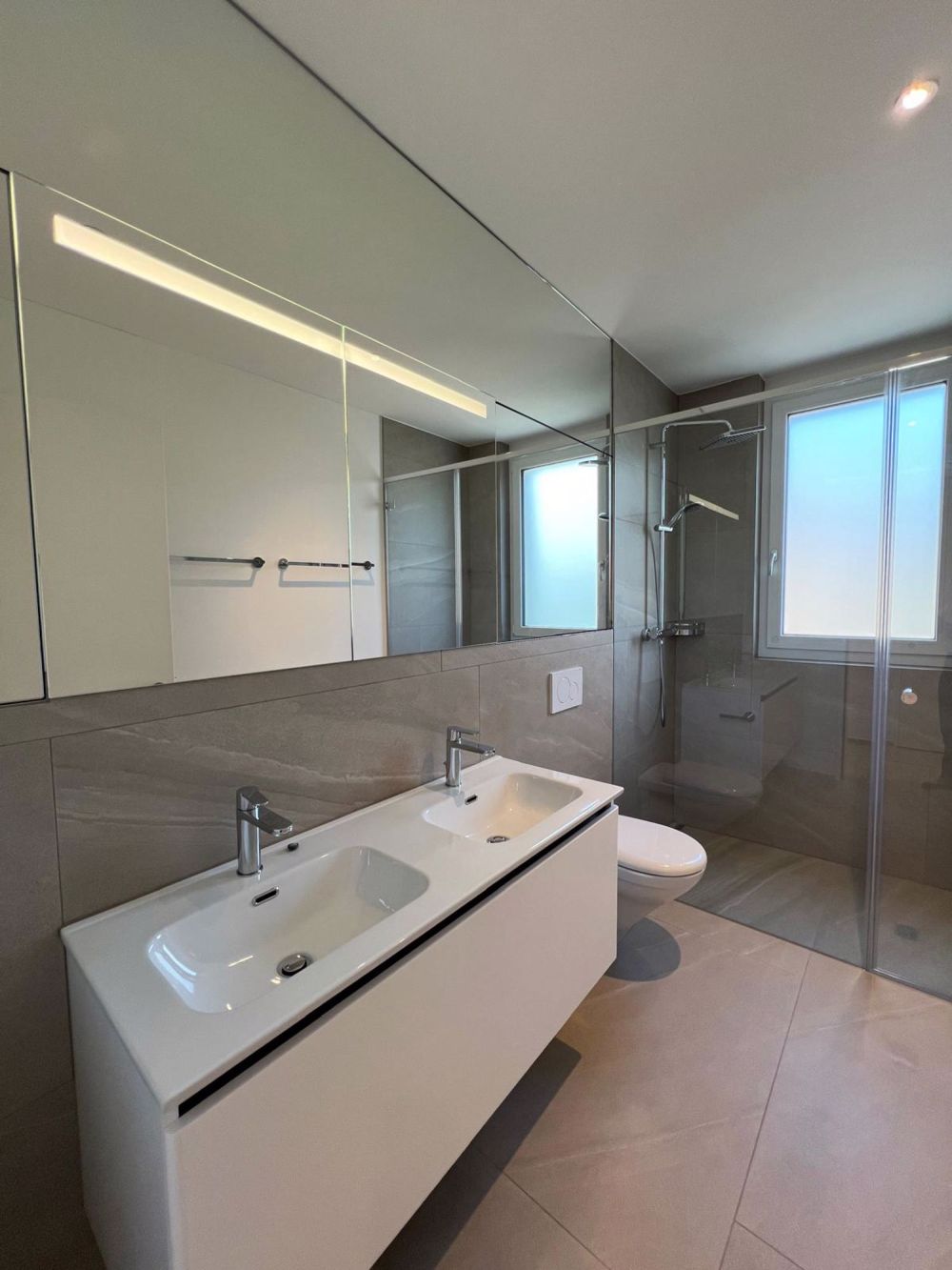 Moderne Wohnung mit grossen Balkonen an zentraler Lage - Bild 7