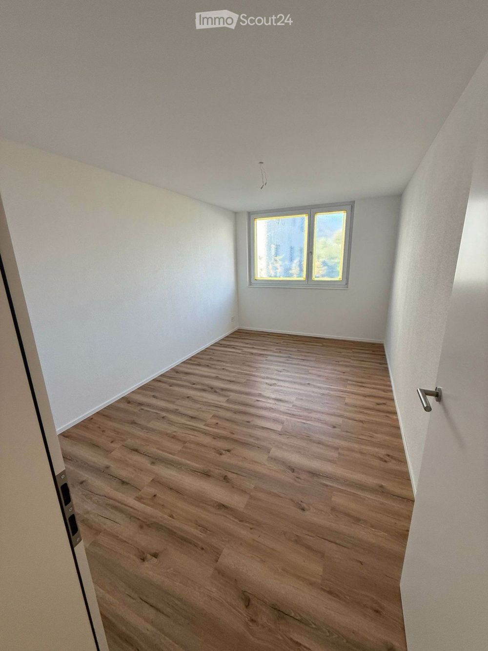Moderne 4.5-Zimmer-Neubau-Wohnung mit Balkon in Visp - Bild 8