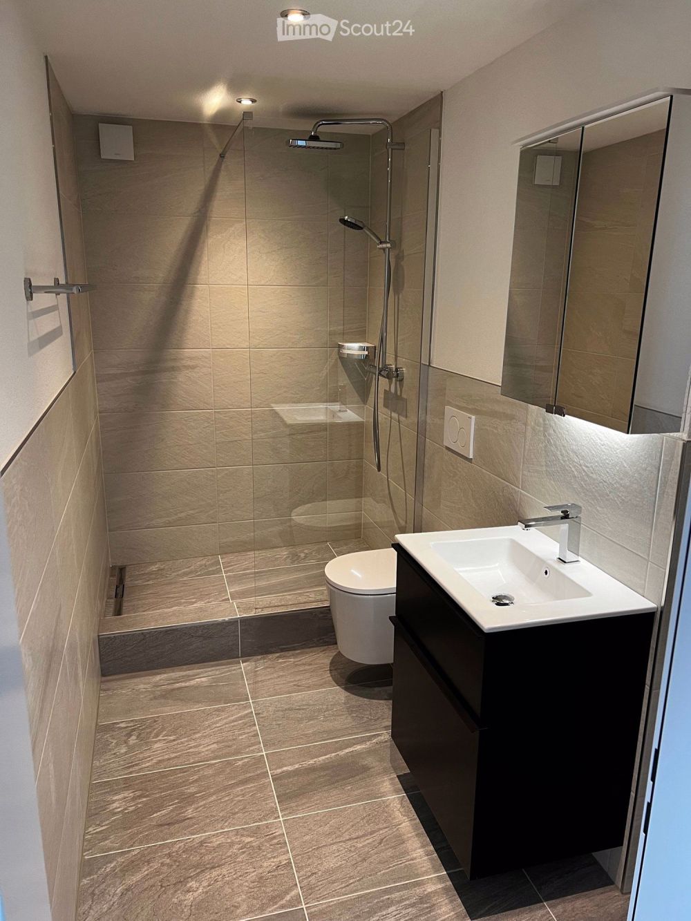 WG Zimmer in Sevelen SG - Bild 3