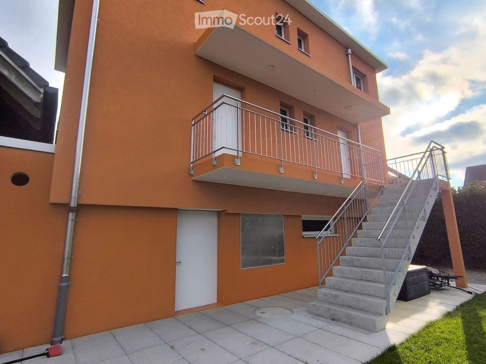 Erstvermietung: Duplex Wohnung mit Kaminofen in DEFH - Bild 4