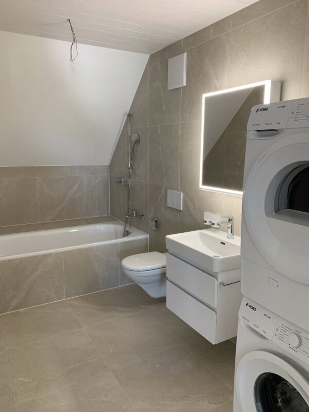 Vermietung einer schönen, zentral gelegenen 3½-Zimmer-Galeriewohnung mit Balkon - Bild 11