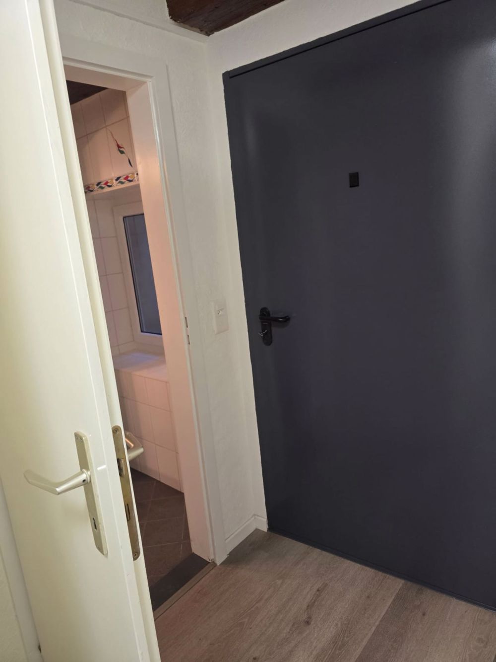 Sehr schönes 1-Zimmer-Apartement renoviert ** 1. Vermietung ** - Bild 8