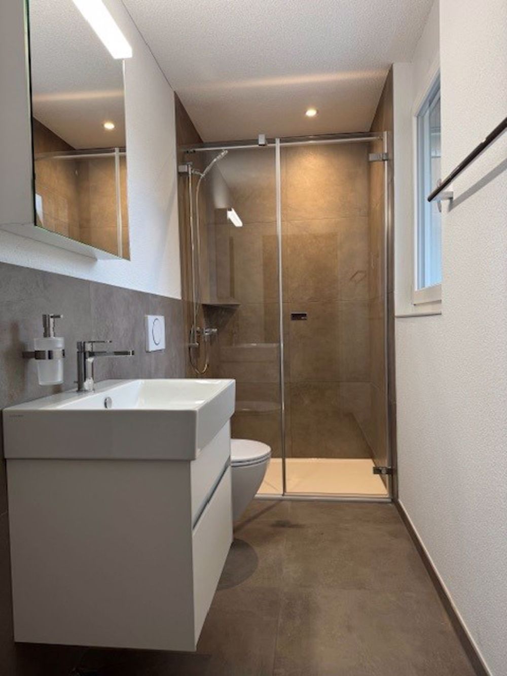 Moderne 4.5-Zimmer-Wohnung in Neubau! - Bild 9