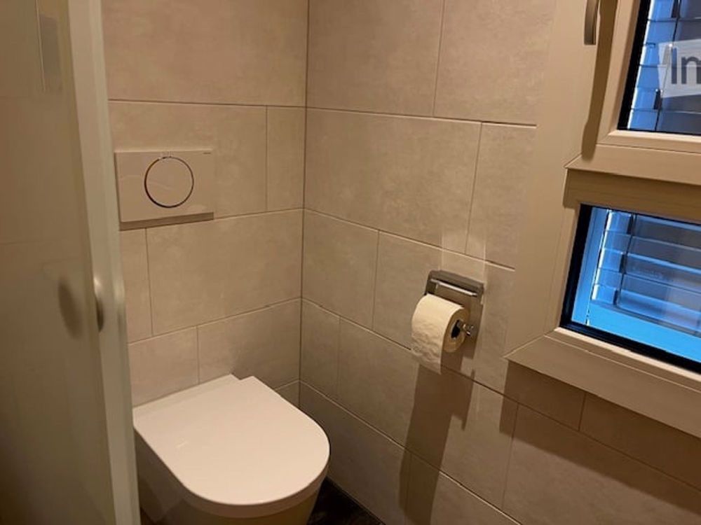 Grosse 5-Zimmer-Wohnung mit Wintergarten - Bild 2