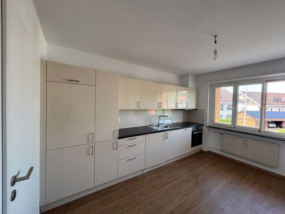 Wunderschöne neu sanierte 3.5-Zimmer-Wohnung mit Balkon - Bild 3