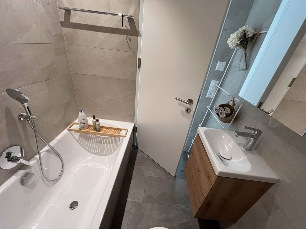 Moderne 4.5-Zimmer-Neubauwohnung - perfekte Wohlfühloase für Paare oder Familien an ruhiger Lage bei Jona - Bild 12