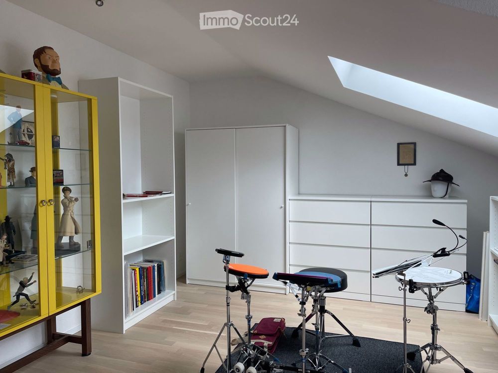 Mansardenwohnung 2.5 Zimmer neu mit Garage in Cugy VD - Bild 1