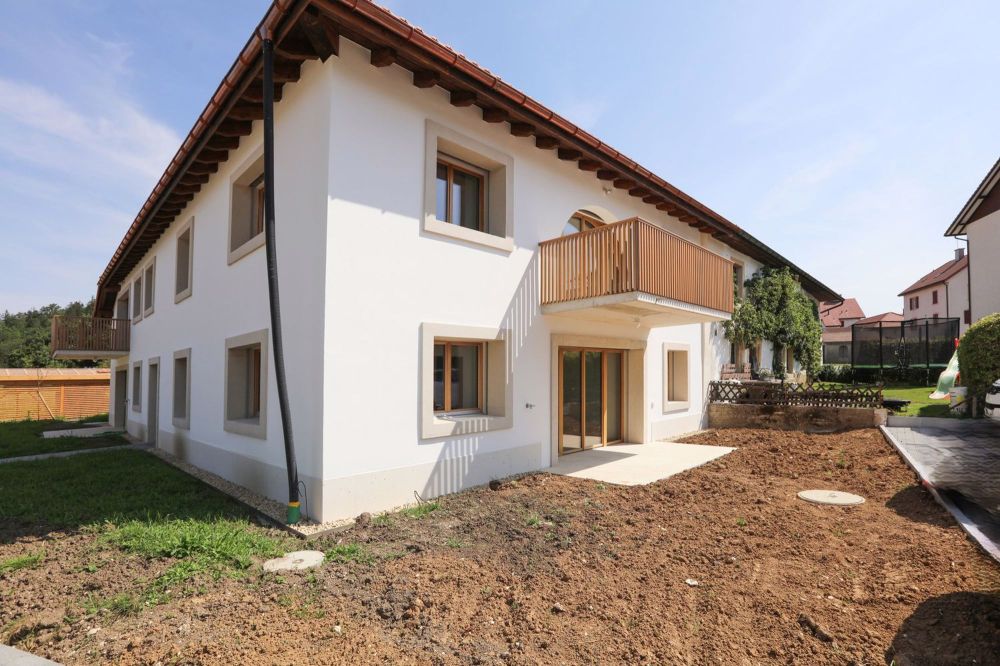 Neue 2,5-Zimmer-Wohnung mit Garten, Terrasse, Gemüsebeet und Parkplatz - Bild 4