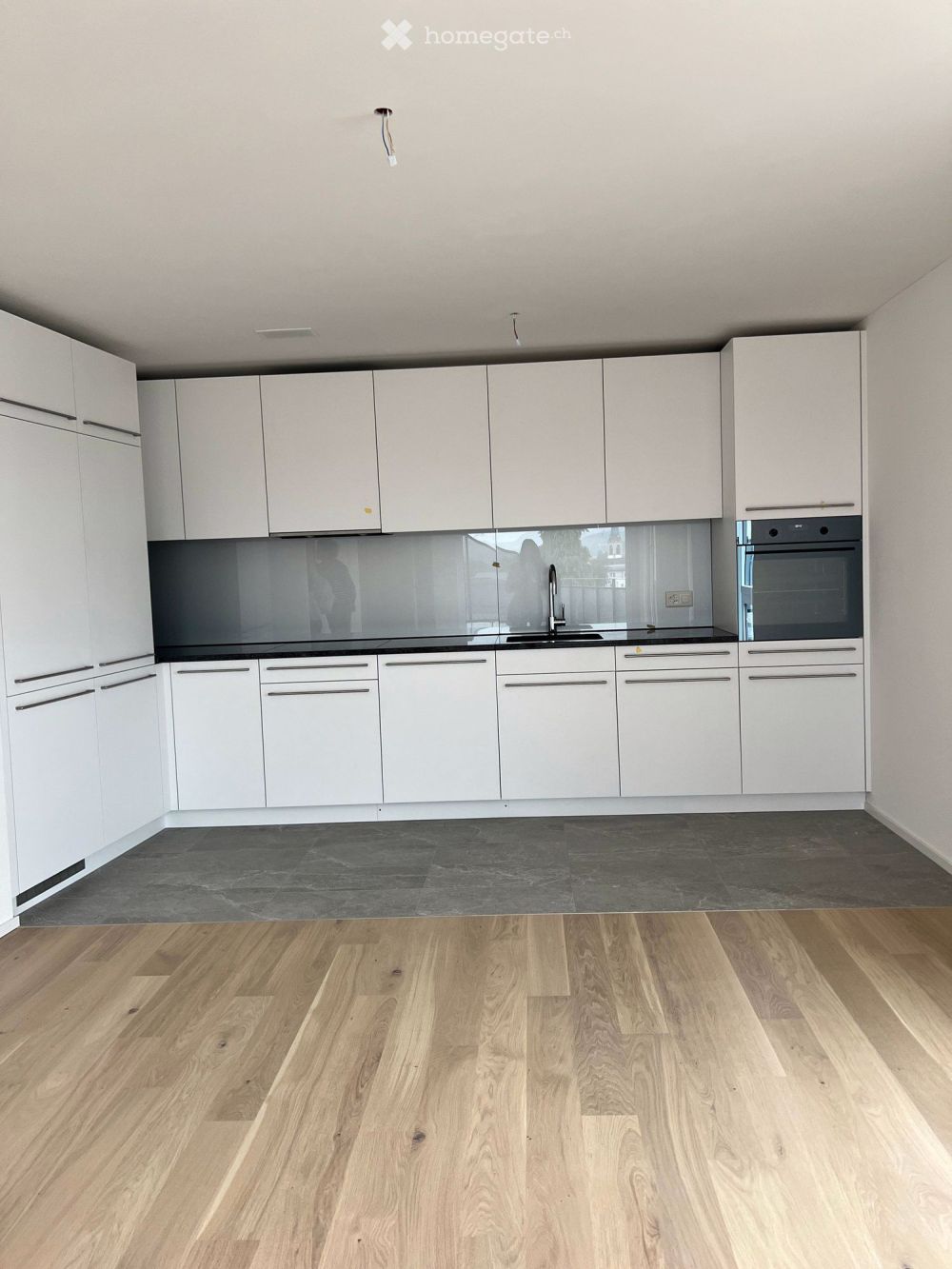 Moderne 2.5-Zimmer-Neubau-Wohnung mit Balkon in Pfäffikon ZH - Bild 2