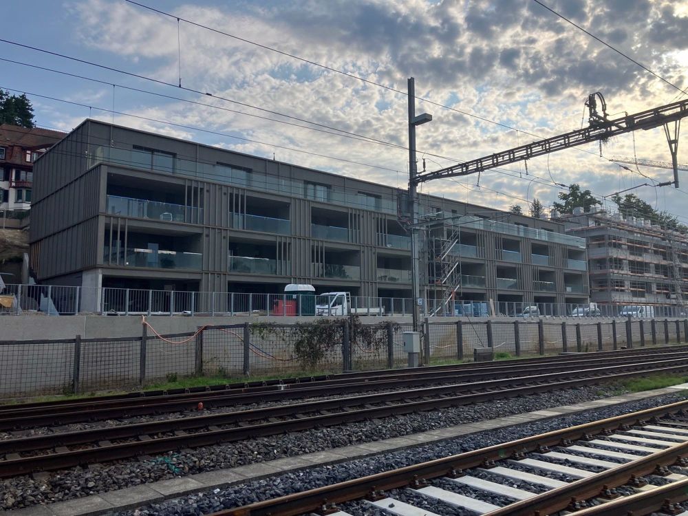 ERSTVERMIETUNG - Maisonette-Wohnung mit grosser Kochinsel! - Bild 3