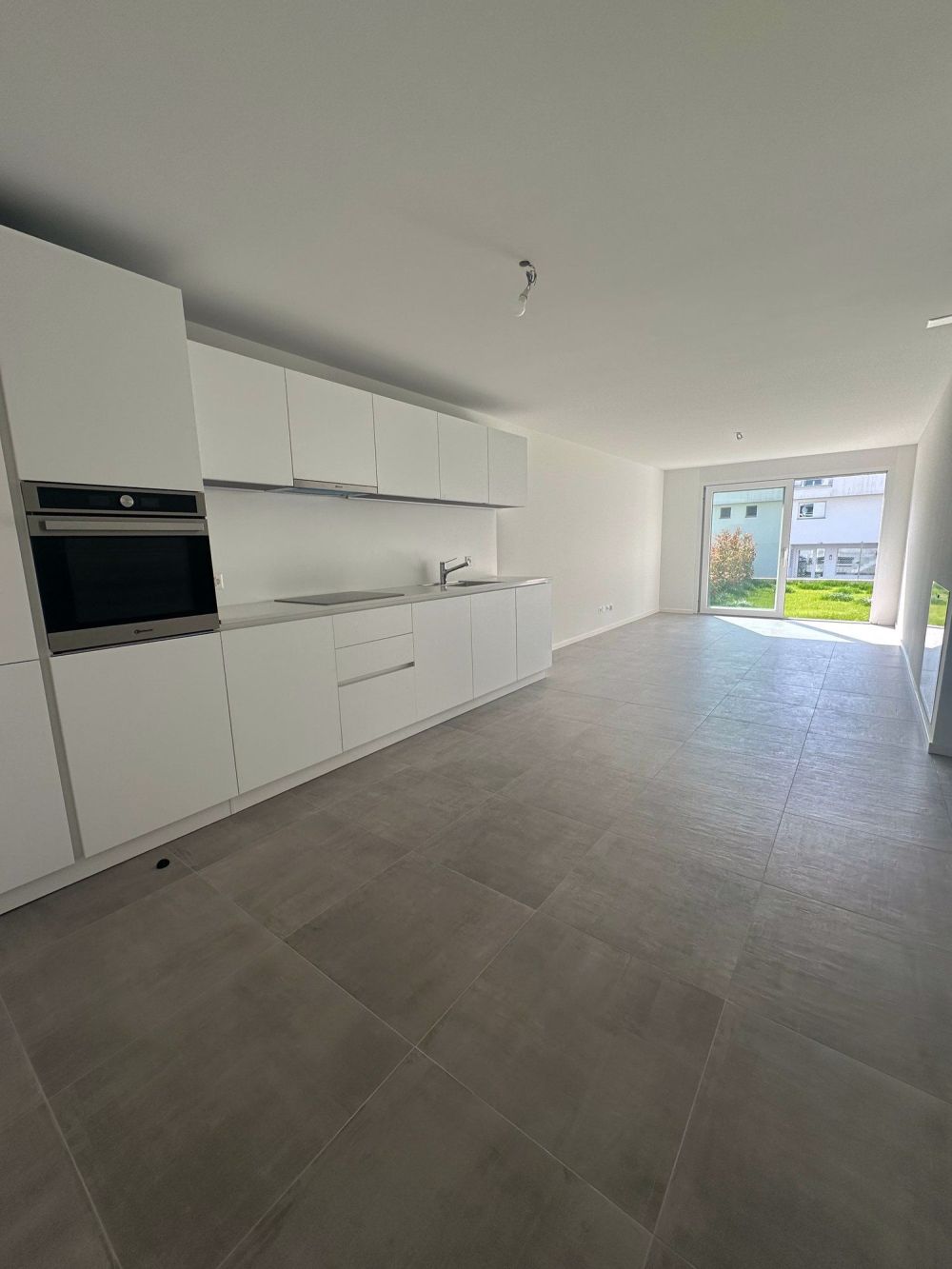 Appartamento 2.5 Camere con ampio giardino - Bild 9
