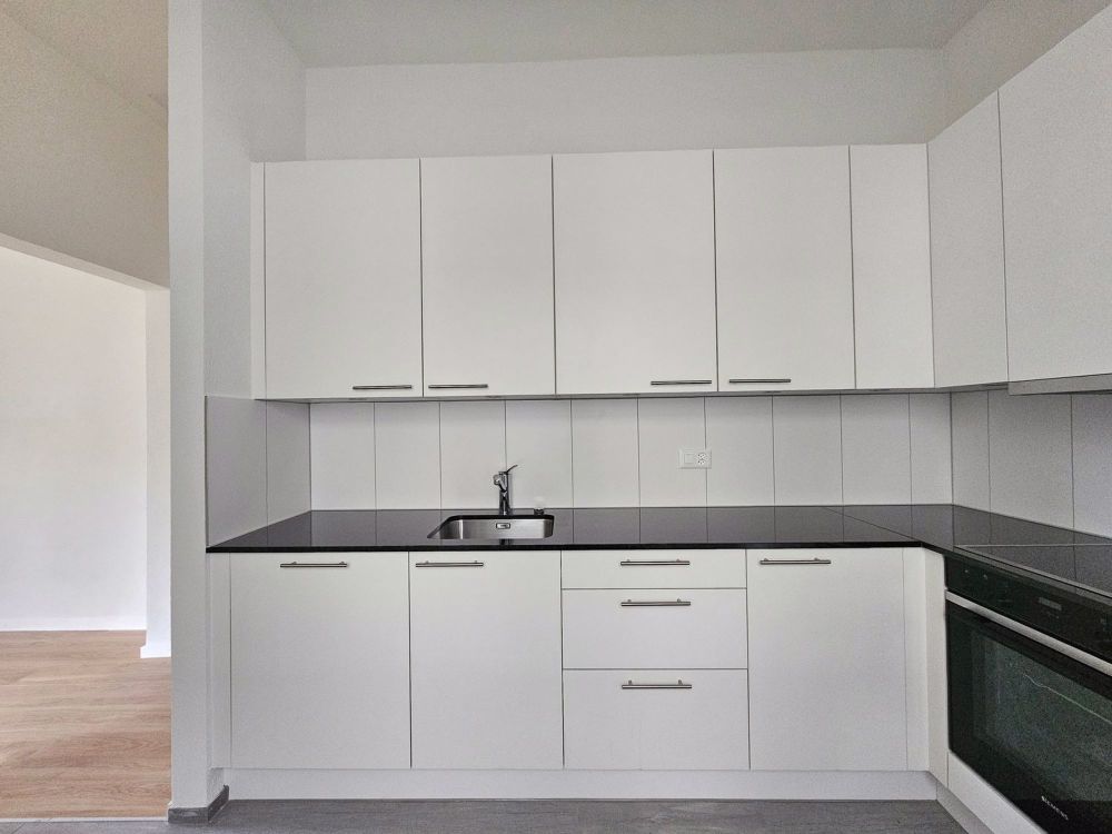 Neu renoviert und moderne 3.5 ZWG mit Seeblick perfekt für Paare oder Kleinfamilien - Bild 4