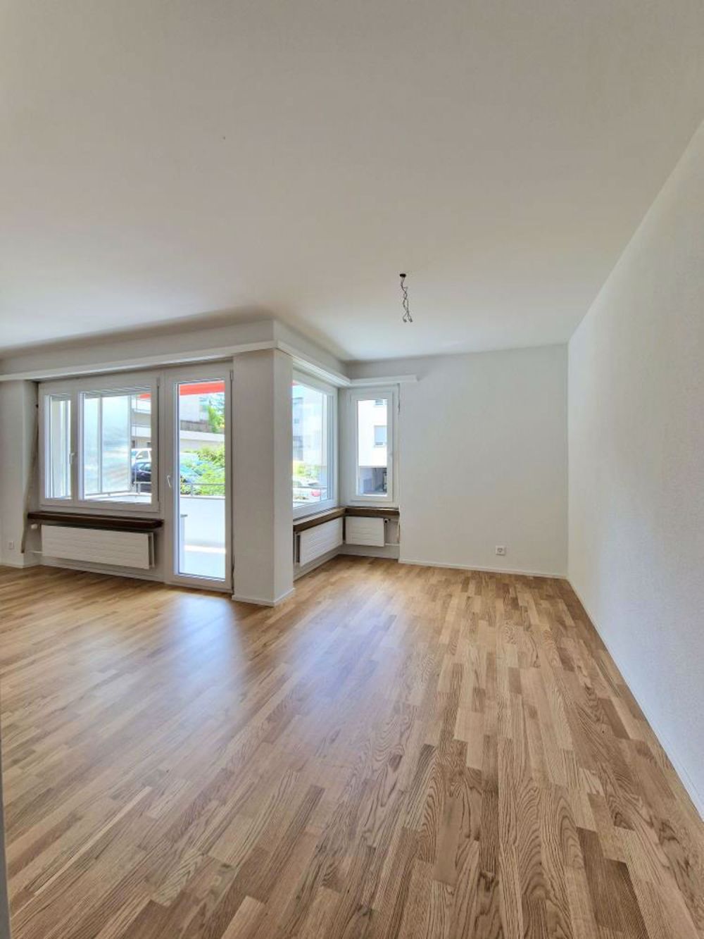 Die Gelegenheit! Erstbezug einer neu sanierten 3.5-Zimmerwohnung in Af - Wohnzimmer