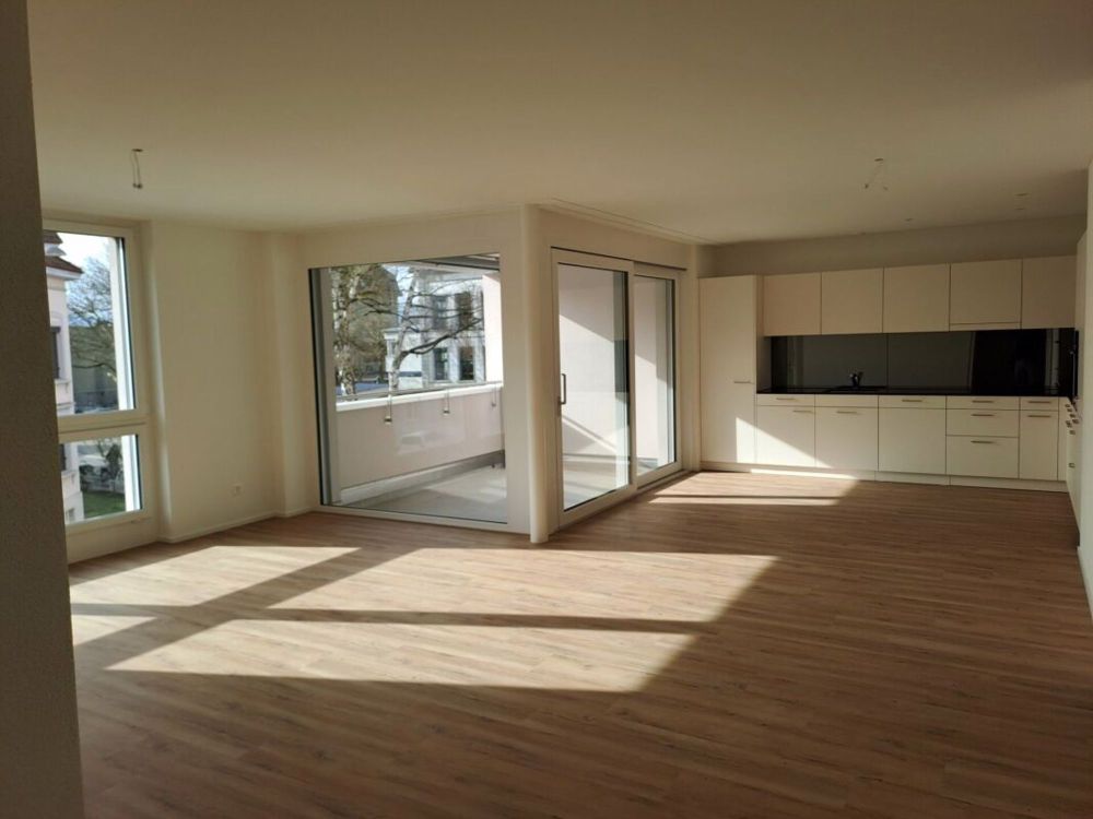 Helle, grosszügige 3.5 Zimmer-Wohnung - Wohnen