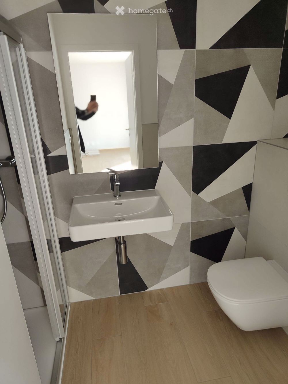 Studio moderne et lumineux au cœur de Sierre - Bild 4