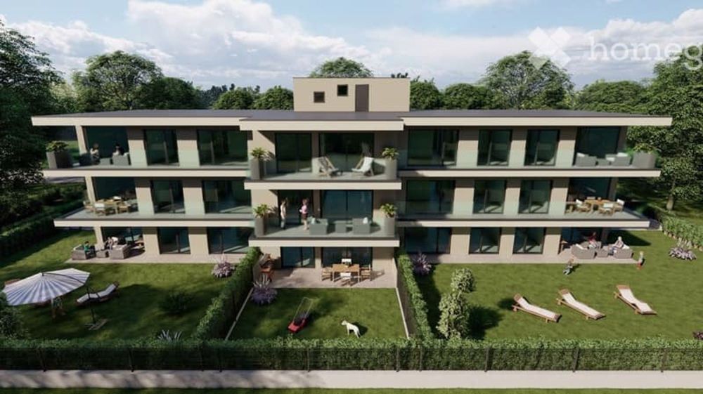 Dachwohnung 2.5 Zimmer mit Terrasse und privater Waschküche - Bild 1