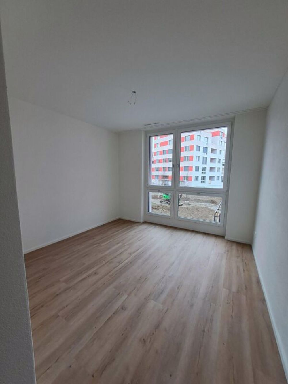 Helle, grosszügige 3.5 Zimmer-Wohnung - Zimmer