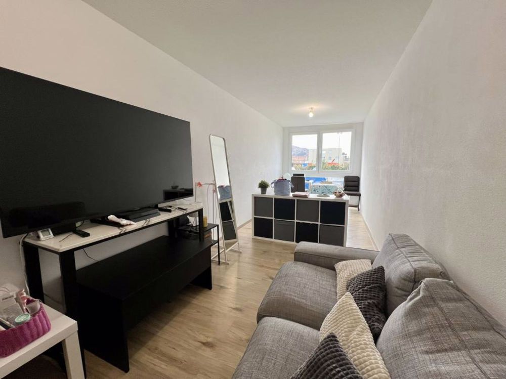 Wohnung mit 1.5 Zimmern im 1. Stock - Bild 1