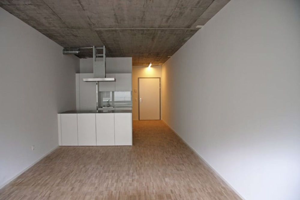 Kleinloft (72 m²) mit 20 m² Loggia - azireal_Loft D4 05_Kueche Eingang