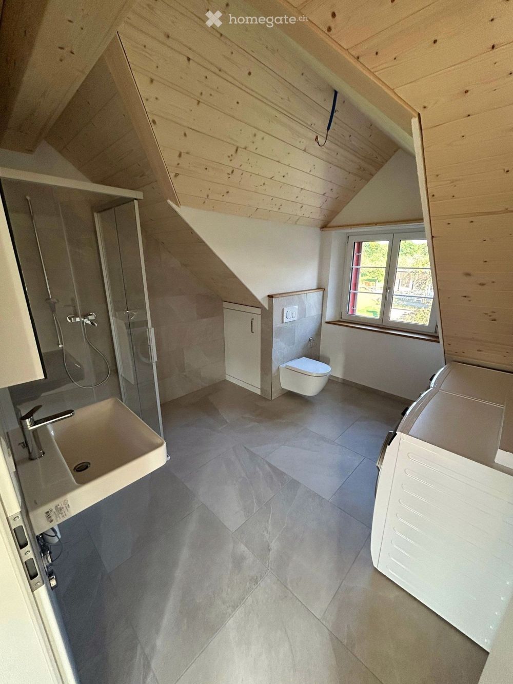 Moderne 2.5-Zimmer-Dachwohnung in Kümmertshausen - Bild 5