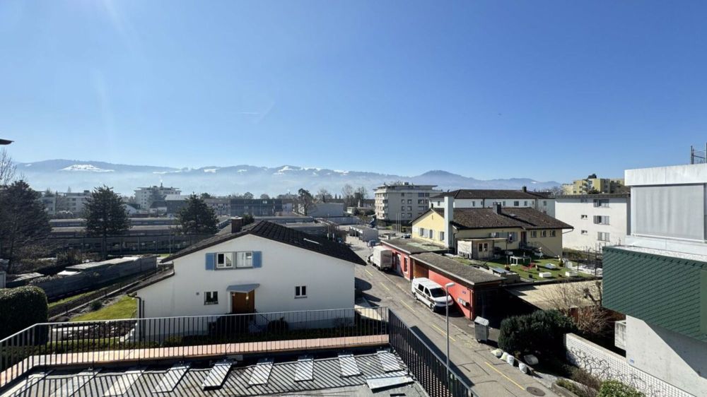 Erstbezug Top Moderne 3.5 Wohnung mit Aussicht auf die Berge - Bild 6