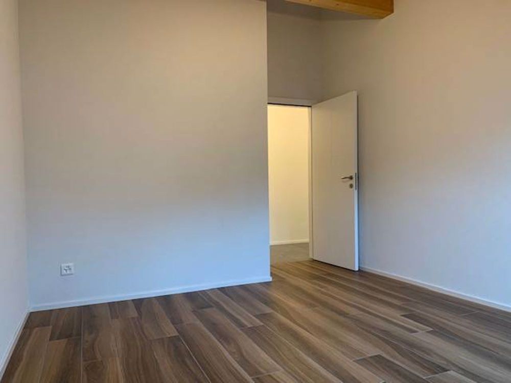 MAGNIFIQUE APPARTEMENT DE 3.5 PIECES LUMINEUX ET SPACIEUX, DANS UN CADRE PRIVILEGIE A MISERY-COURTION - Bild 3
